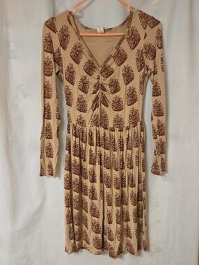 kate quinn Size Small Dress with Pinecone Print